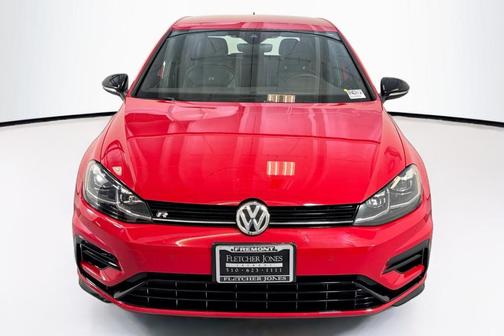 2018 Volkswagen Golf R 2.0T w/DCC & Navigation