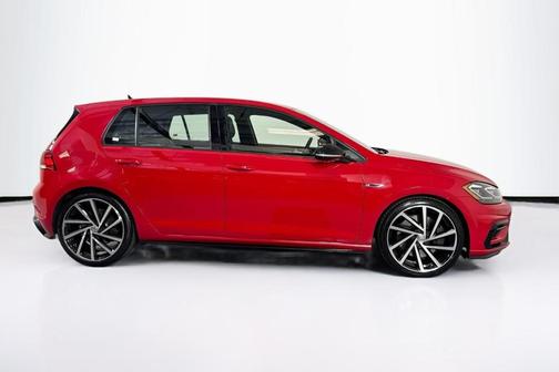 2018 Volkswagen Golf R 2.0T w/DCC & Navigation