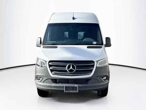 2024 Mercedes-Benz Sprinter 2500 144 WB Standard Roof Crew