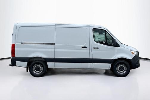 Arctic White 2026 Mercedes-Benz Sprinter 2500 144 WB Standard Roof Crew