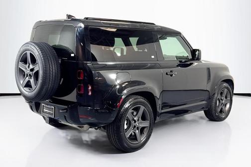 2024 Land Rover Defender 90 P400 X-Dynamic SE