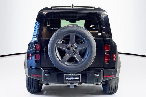 2024 Land Rover Defender 90 P400 X-Dynamic SE