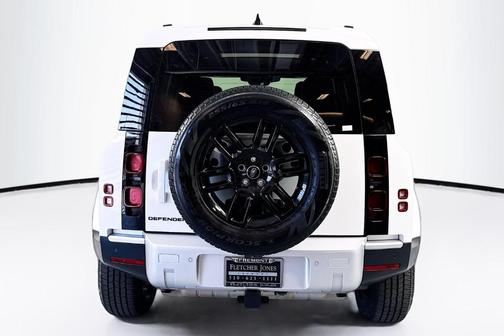 2024 Land Rover Defender 110 P300 S