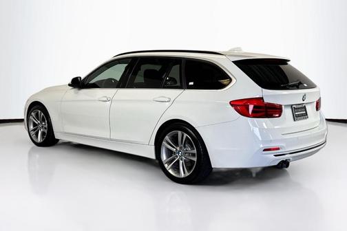 2017 BMW 330 i xDrive