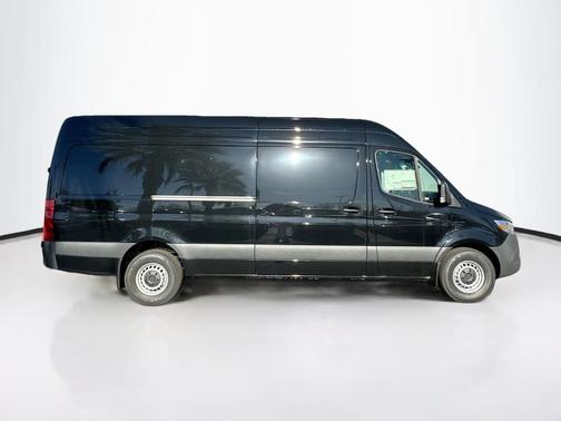 2024 Mercedes-Benz eSprinter 2500 170 WB High Roof Cargo