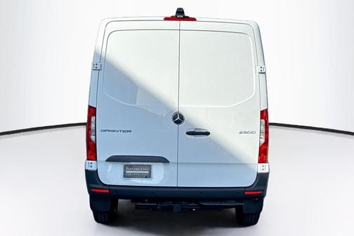 Arctic White 2026 Mercedes-Benz Sprinter 2500 144 WB Standard Roof Crew