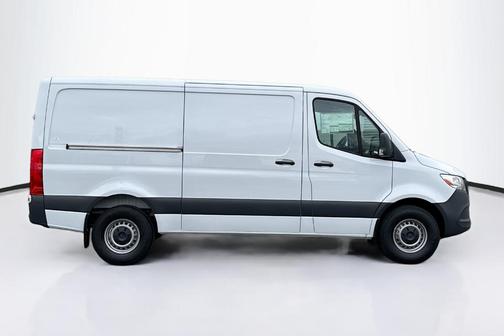 2025 Mercedes-Benz Sprinter 2500 Standard Roof