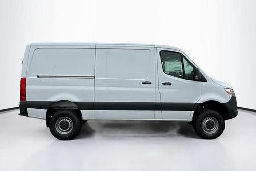 2025 Mercedes-Benz Sprinter 2500 Standard Roof