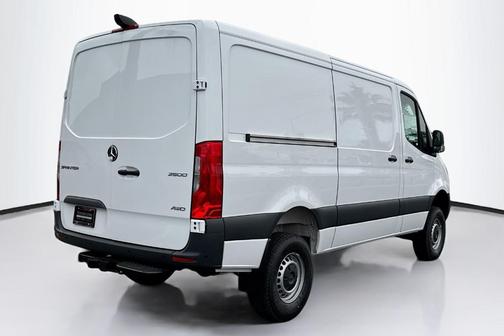 2025 Mercedes-Benz Sprinter 2500 Standard Roof