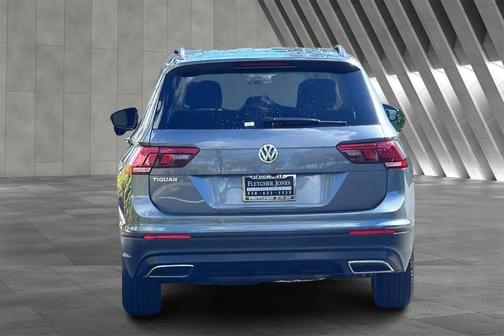 Photo 4 of 33 of 2019 Volkswagen Tiguan 2.0T S
