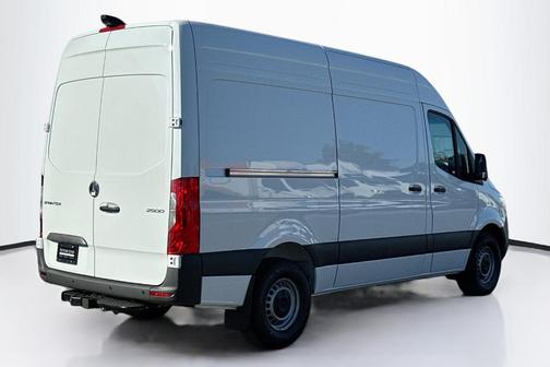 2025 Mercedes-Benz Sprinter 2500 Standard Roof