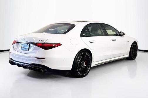 2025 Mercedes-Benz AMG S 63 E Base