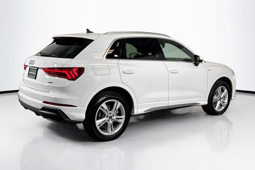 Arkona White 2024 Audi Q3 45 S line Premium