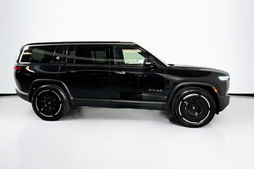 2025 Rivian R1S Adventure