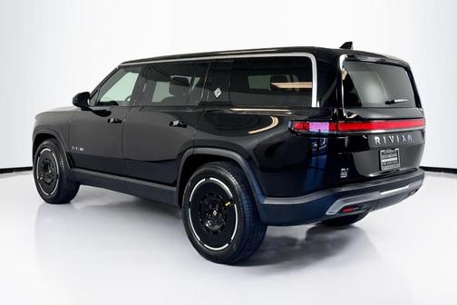 2025 Rivian R1S Adventure