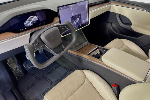 2022 Tesla Model S Base
