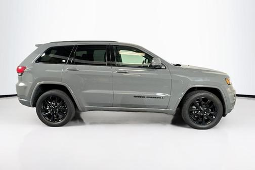 2020 Jeep Grand Cherokee Laredo