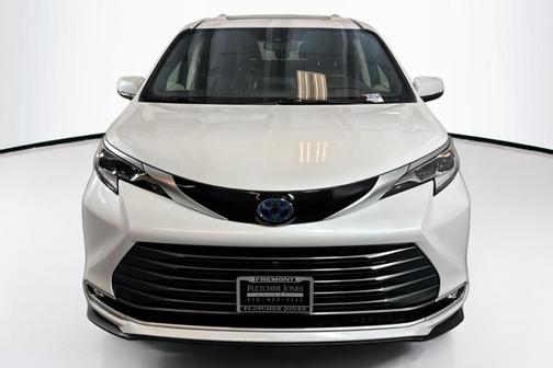 2023 Toyota Sienna Platinum 7 passenger