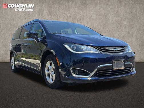 Jazz Blue Pearlcoat 2018 Chrysler Pacifica Hybrid Touring L