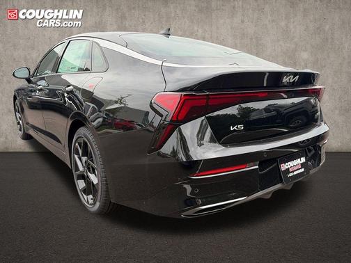 Aurora Black Pearl 2026 Kia K5 GT-Line