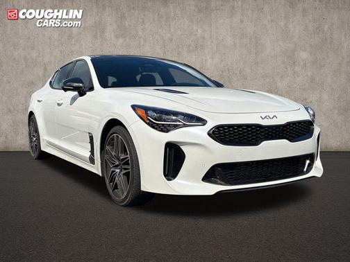Snow White Pearl 2023 Kia Stinger GT2