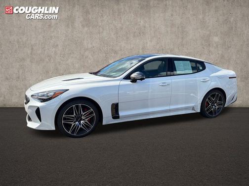 Snow White Pearl 2023 Kia Stinger GT2