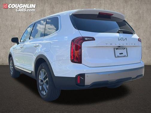 Glacial White Pearl 2025 Kia Telluride LX