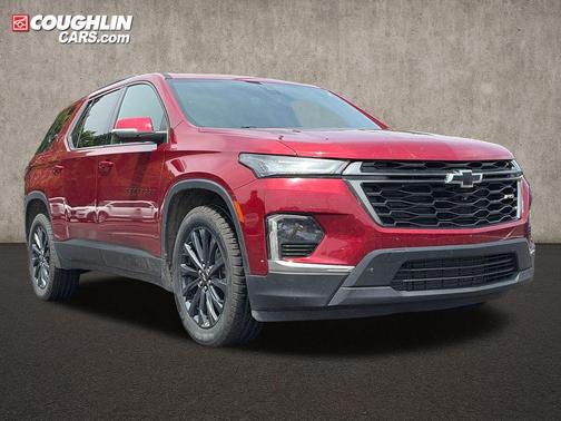 Cherry Red Tintcoat 2022 Chevrolet Traverse RS