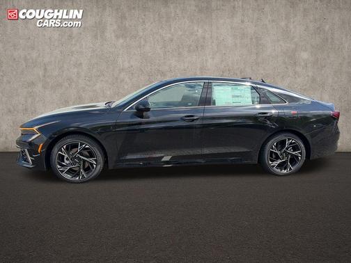 Aurora Black Pearl 2026 Kia K5 GT-Line