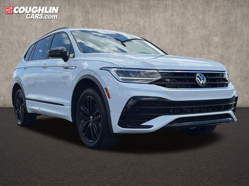 Pure White 2022 Volkswagen Tiguan 2.0T SE R-Line Black