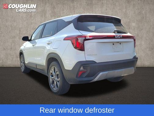 Snow White Pearl 2024 Kia Seltos LX