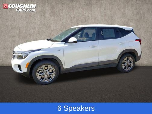 Snow White Pearl 2024 Kia Seltos LX