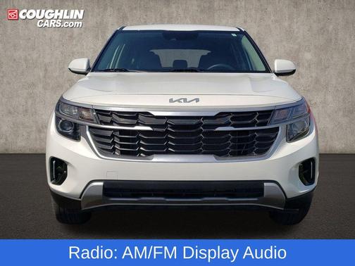 Snow White Pearl 2024 Kia Seltos LX