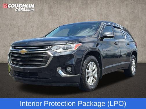 Mosaic Black Metallic 2018 Chevrolet Traverse LT Cloth