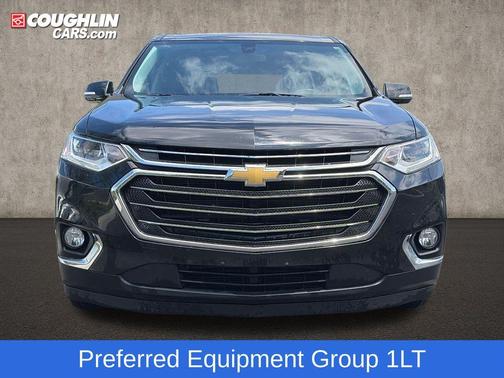 Mosaic Black Metallic 2018 Chevrolet Traverse LT Cloth