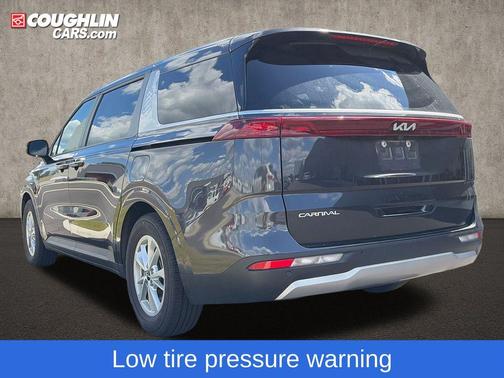 Metal 2024 Kia Carnival LX Seat Package