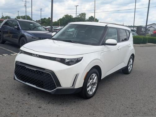 Snow White Pearl 2024 Kia Soul LX