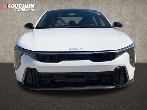 Snow White Pearl 2026 Kia K4 GT-Line