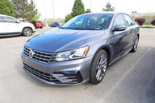 2018 Volkswagen Passat 2.0T R-Line