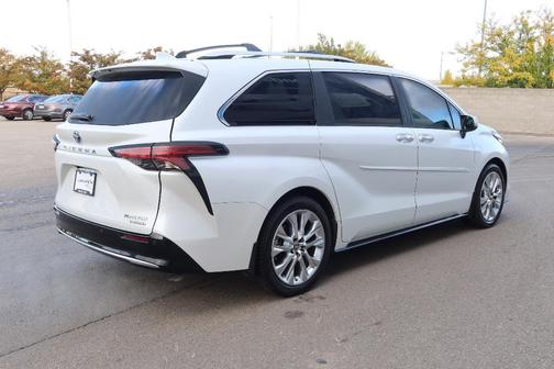 2022 Toyota Sienna Platinum 7 Passenger