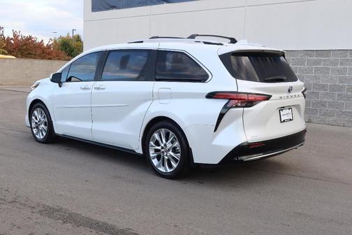 2022 Toyota Sienna Platinum 7 Passenger