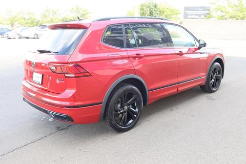 Kings Red 2024 Volkswagen Tiguan 2.0T SE R-Line Black