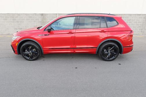 Kings Red 2024 Volkswagen Tiguan 2.0T SE R-Line Black