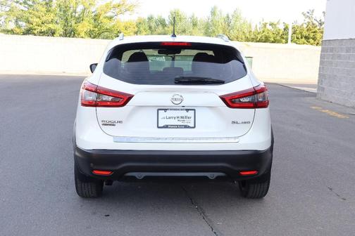2022 Nissan Rogue Sport SL