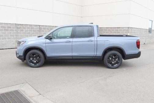 Sonic Gray Pearl 2026 Honda Ridgeline Black Edition Two-Tone