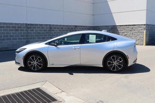 CUTTING EDGE 2025 Toyota Prius XLE