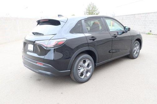 Crystal Black Pearl 2026 Honda HR-V LX