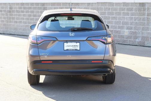 Modern Steel Metallic 2024 Honda HR-V LX
