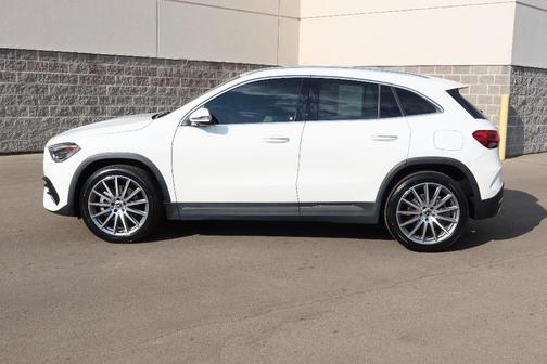 2022 Mercedes-Benz GLA 250 Base 4MATIC