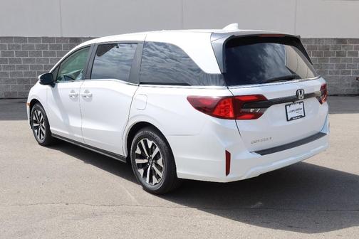 Platinum White Pearl 2026 Honda Odyssey EX-L